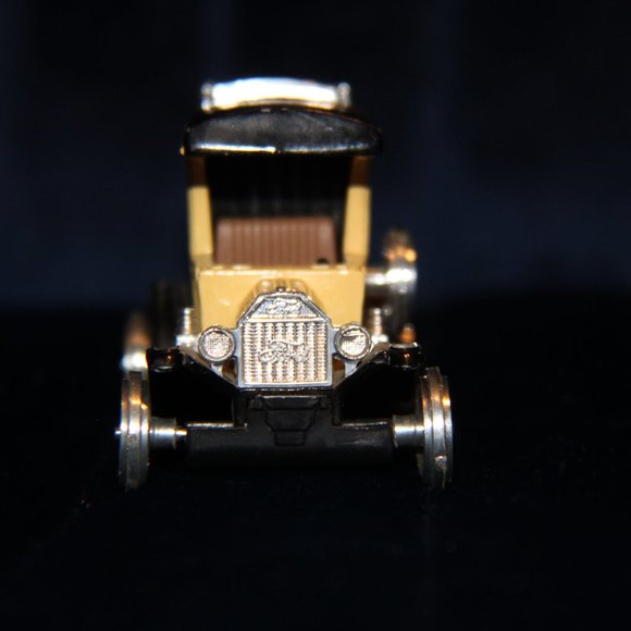 Vintage**1918 Ford Model Anheuser-Busch, Inc. St. Louis Beer - Picture 3 of 6